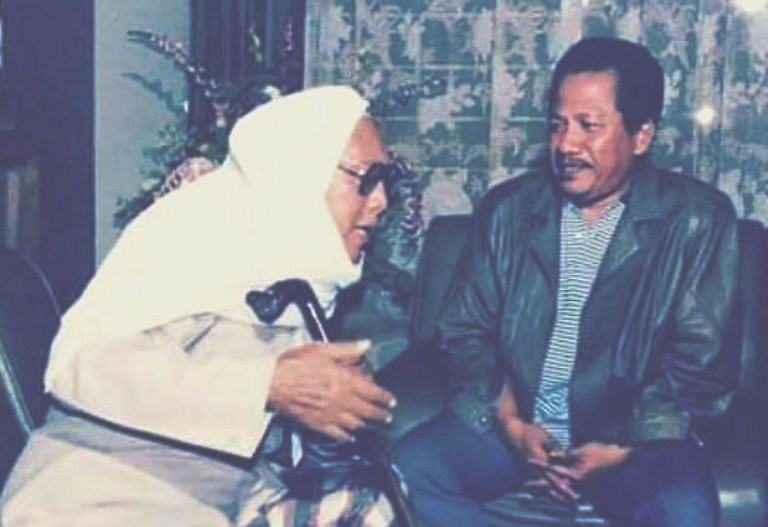 Gus Miek dan KH Ahmad Sidiq