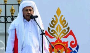 Habib Luthfi di Kirab Merah Putih