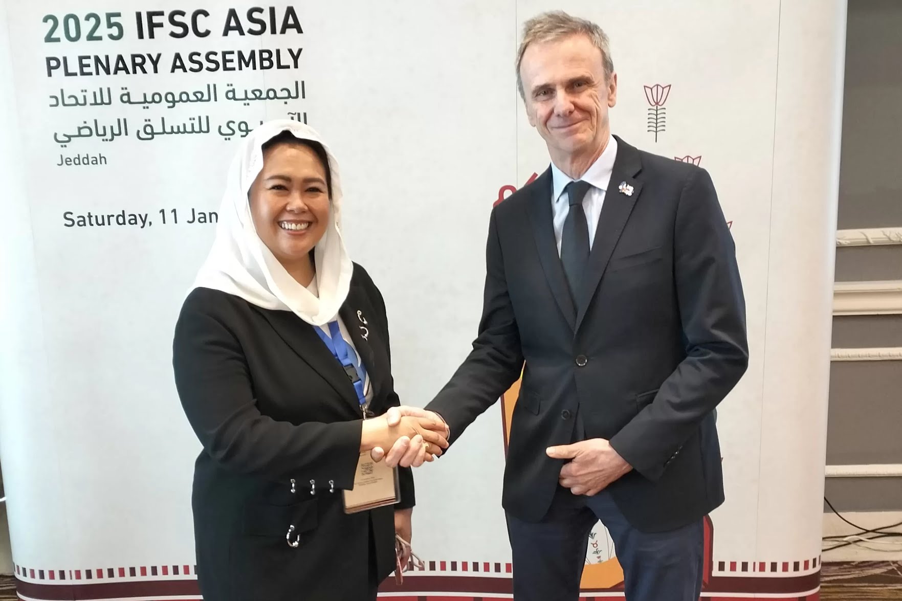 4BEC6979-763D-4D1F-9D1D-261A8B2F246E-45417323